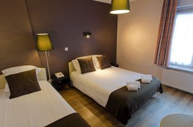 Hotel Rose Red