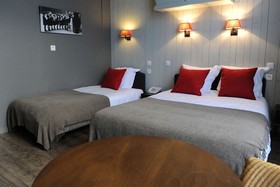 Hotel Rose Red