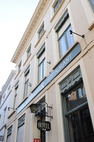 Hotel Rose Red