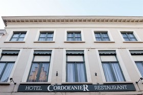 Hotel Rose Red