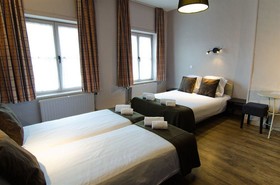 Hotel Rose Red