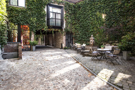De Castillion