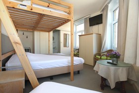 Hotel Cecil