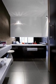 Carbon Hotel