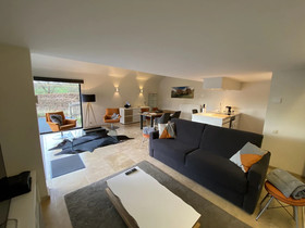 Sakura Lodging