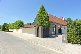 Hof Van Eine