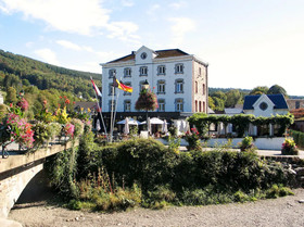 Le Baron Apartments