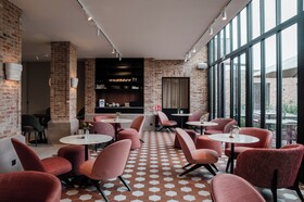 Hotel T