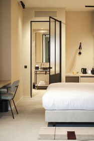 Hotel T