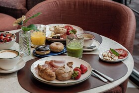 Hotel T