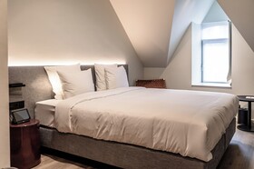 Hotel T