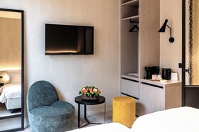 Hotel T