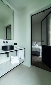 Hotel T