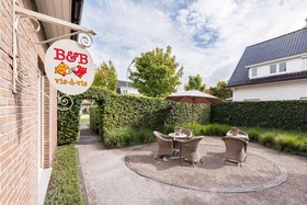 B&B Vis A Vis