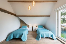 B&B Vis A Vis