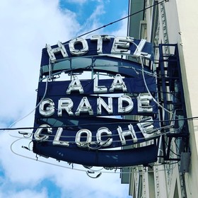 A La Grande Cloche