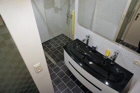 J and R Brussels City Apartment Van Zande