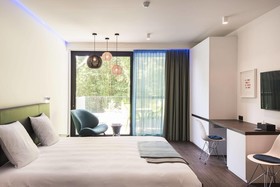 Lithium Bed Zen & Breakfast