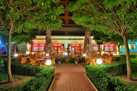 Paradise Green Park Hotel & Apartments