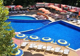 Paradise Green Park Hotel & Apartments