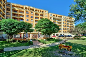 Paradise Green Park Hotel & Apartments