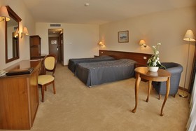 HVD Riviera Beach Hotel