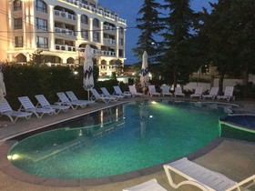 Royal Beach Hotel