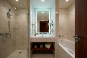 Astor Garden Hotel