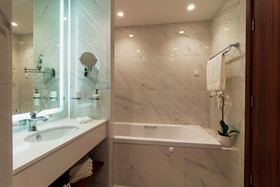 Astor Garden Hotel