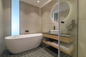 Ensana Aquahouse Hotel