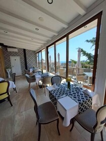 Vemara City  Hotel