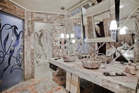 Royal Castle Design & Spa