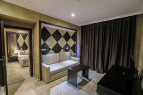 Royal Castle Design & Spa