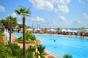 Oasis Resort & Spa