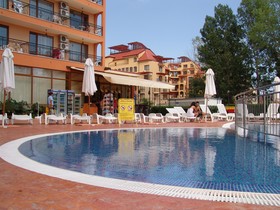 Happy Aparthotel & Spa