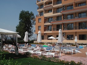 Happy Aparthotel & Spa