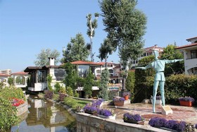 Helena VIP Villas and Apartments