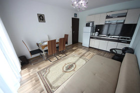 Menada Amadeus Lux