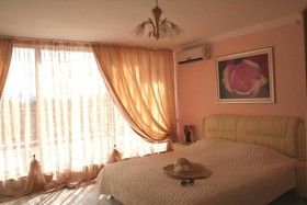 Rose Garden Omax Hotel