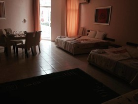 Rose Garden Omax Hotel
