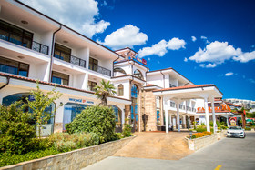 Hotel Palace Marina Dinevi
