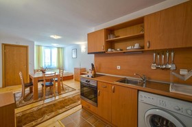 Apartments And Rooms Hadzhiata