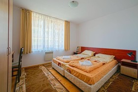 Apartments And Rooms Hadzhiata