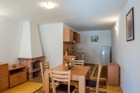 Apartments And Rooms Hadzhiata