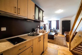 Apartments And Rooms Hadzhiata