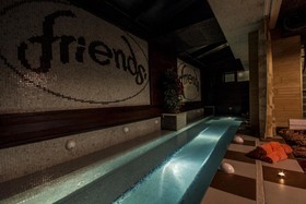 Hotel Friends