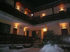 Kadeva House