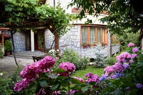 Lina Guest house