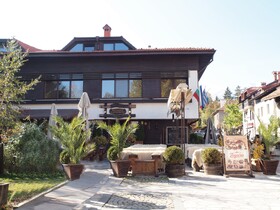 Momini Dvori