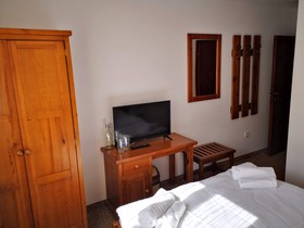 Todeva House
